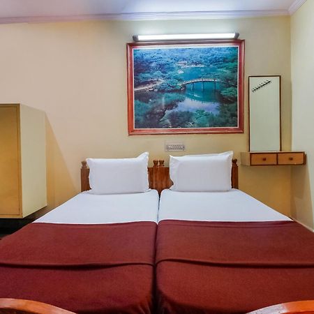 Spot On Classic Lodge Hyderabad Eksteriør billede