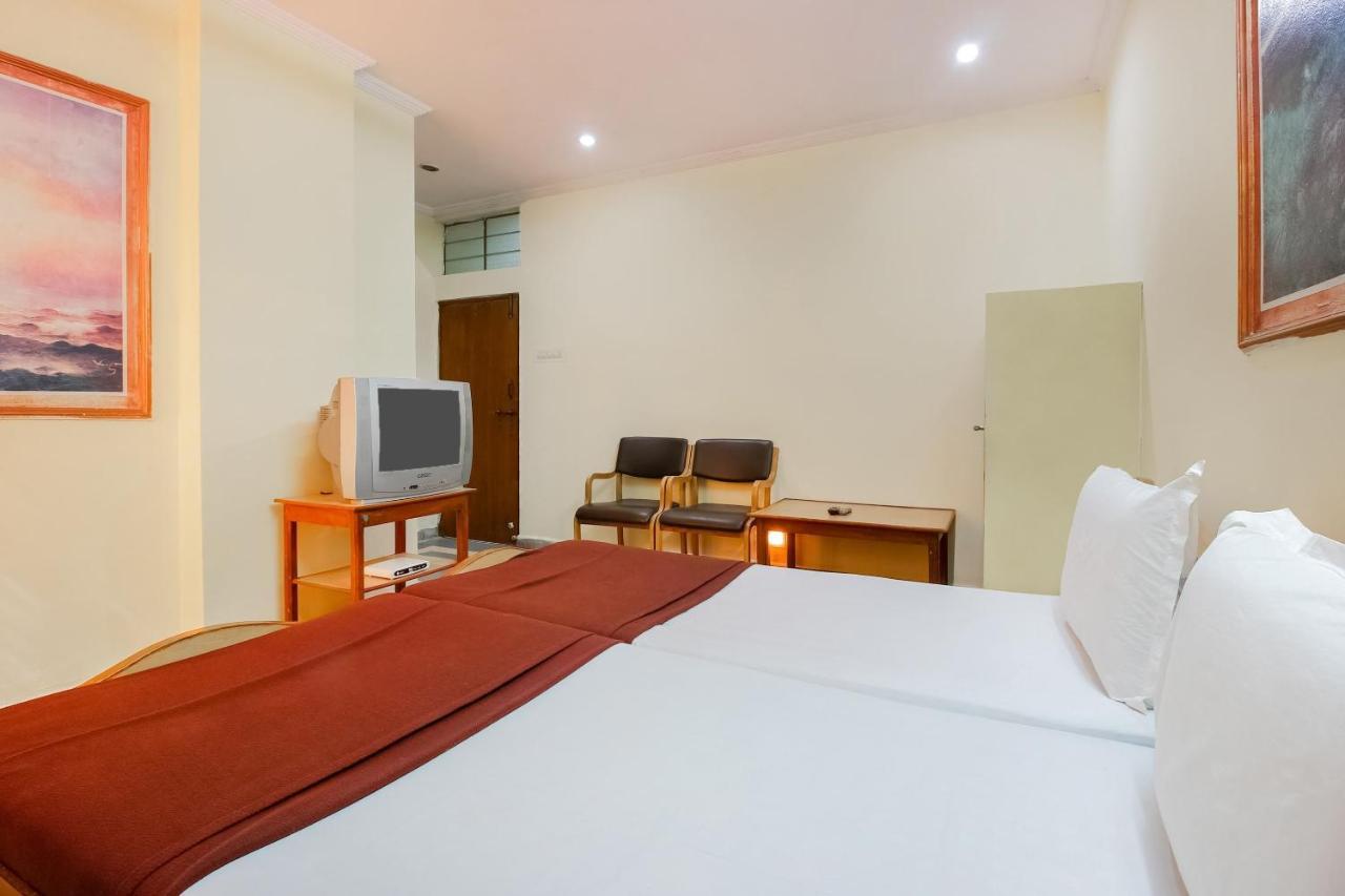 Spot On Classic Lodge Hyderabad Eksteriør billede