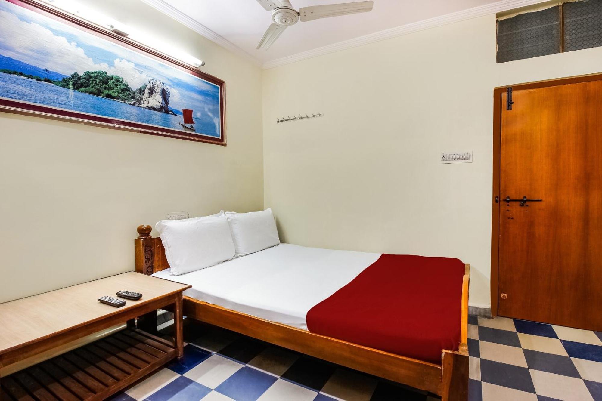 Spot On Classic Lodge Hyderabad Eksteriør billede